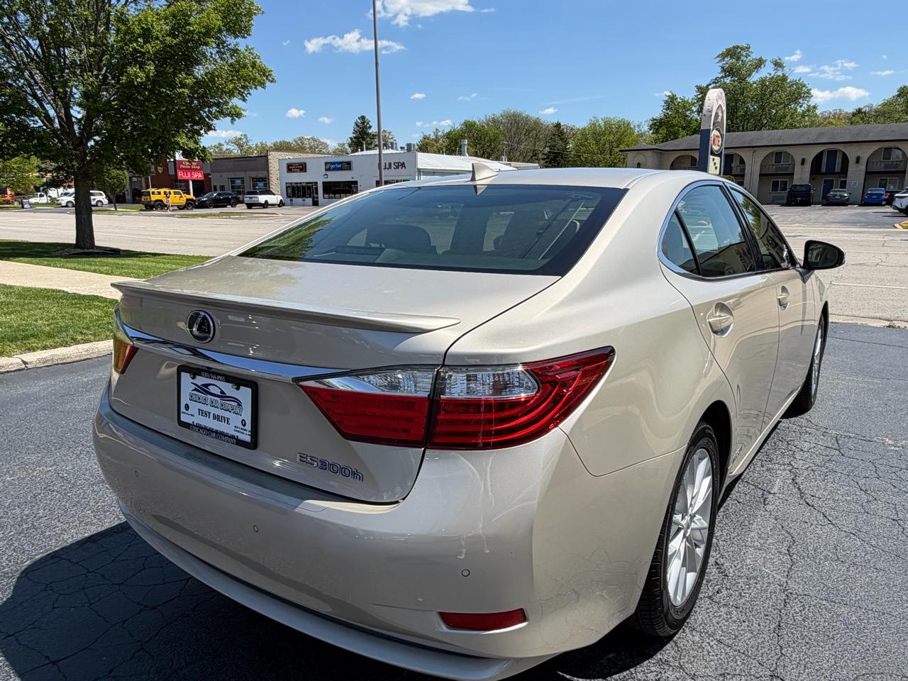 Lexus ES 300h 4dr Sdn Hybrid 2015