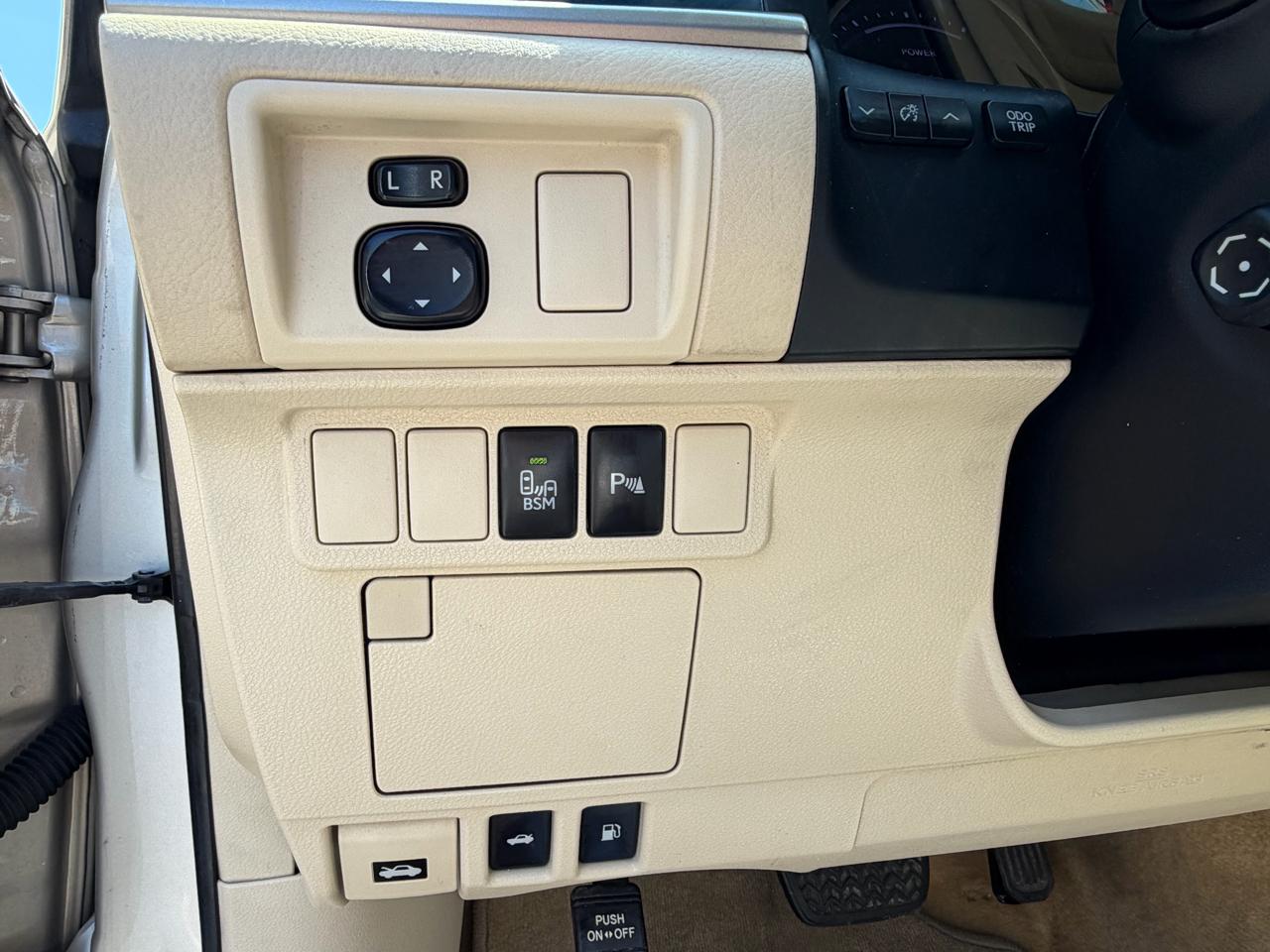 Lexus ES 300h 4dr Sdn Hybrid 2015