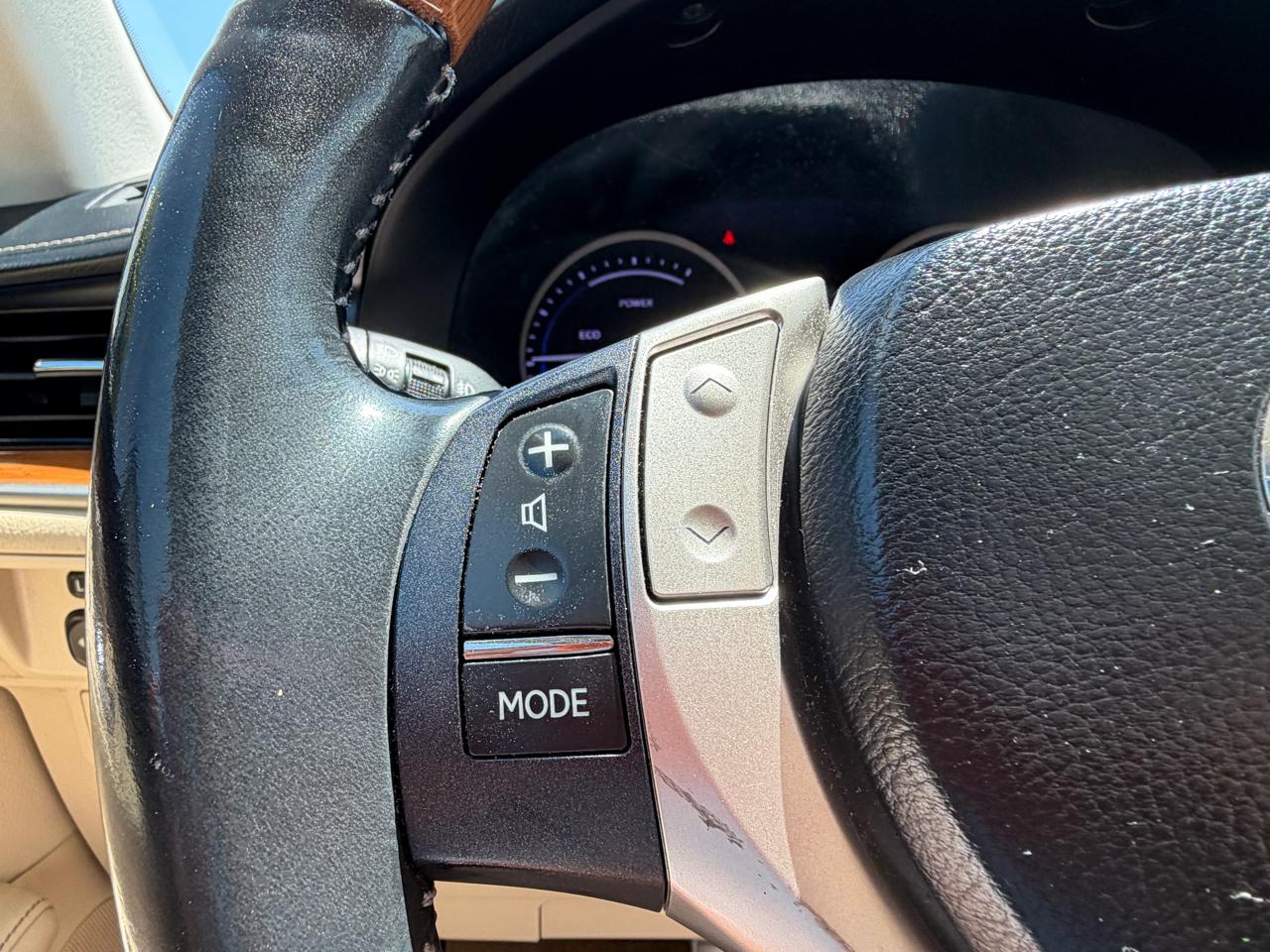 Lexus ES 300h 4dr Sdn Hybrid 2015