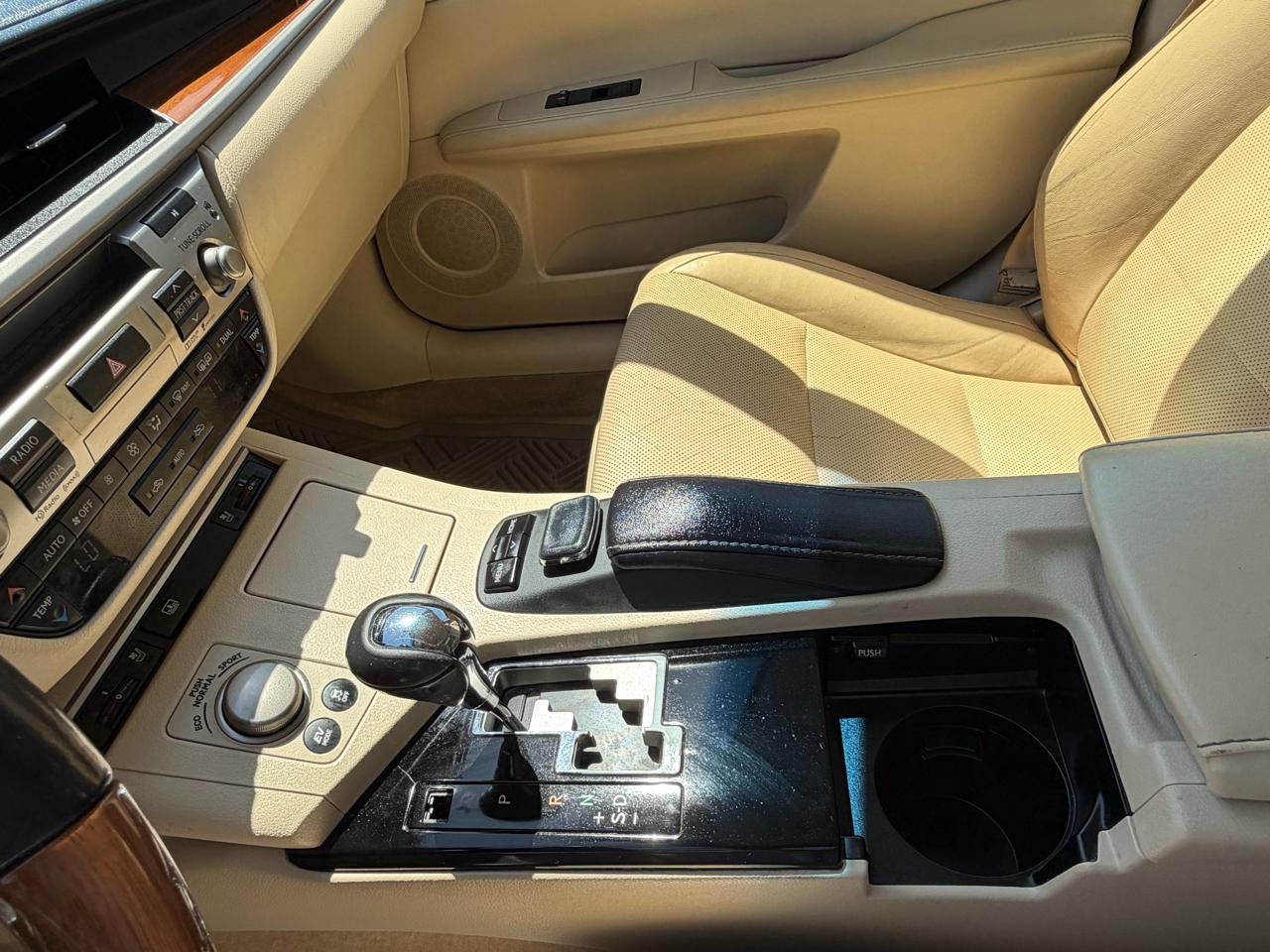 Lexus ES 300h 4dr Sdn Hybrid 2015