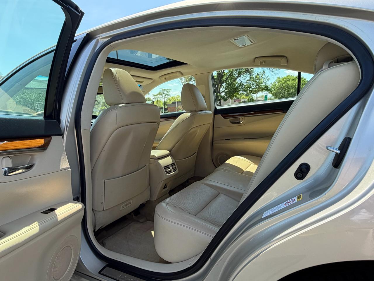 Lexus ES 300h 4dr Sdn Hybrid 2015