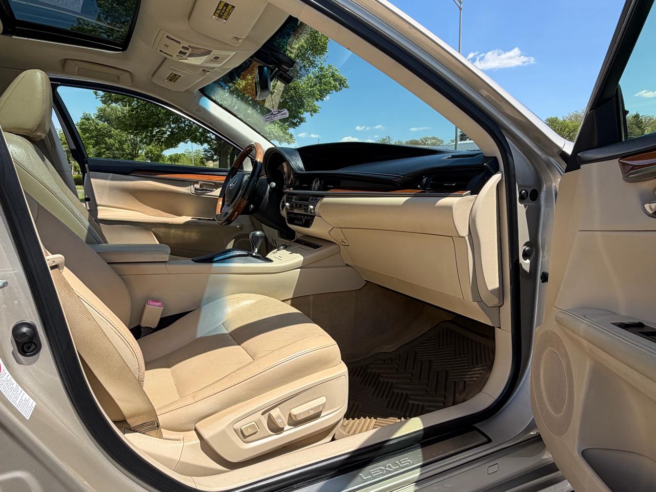 Lexus ES 300h 4dr Sdn Hybrid 2015