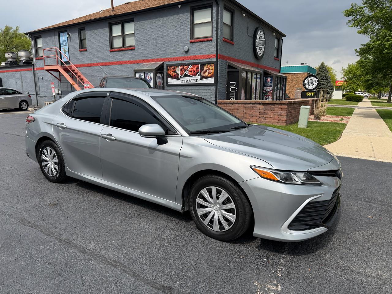 Toyota Camry Hybrid LE CVT (Natl) 2021