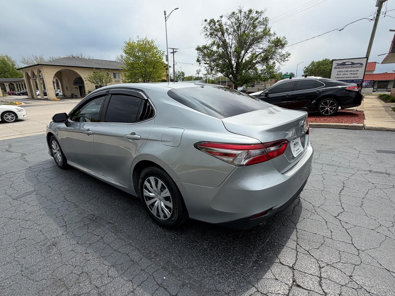 Toyota Camry Hybrid LE CVT (Natl) 2021