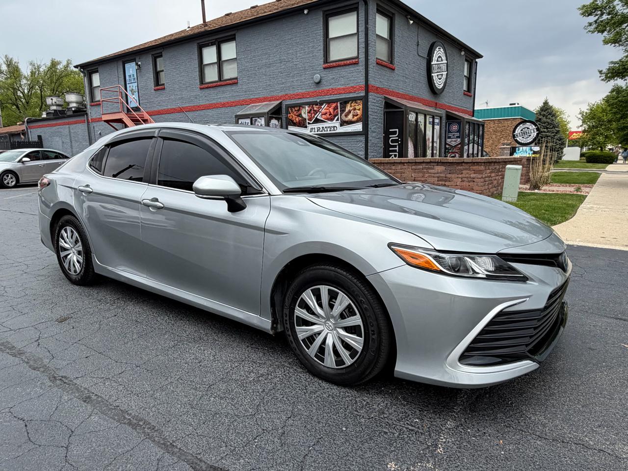 Toyota Camry Hybrid LE CVT (Natl) 2021