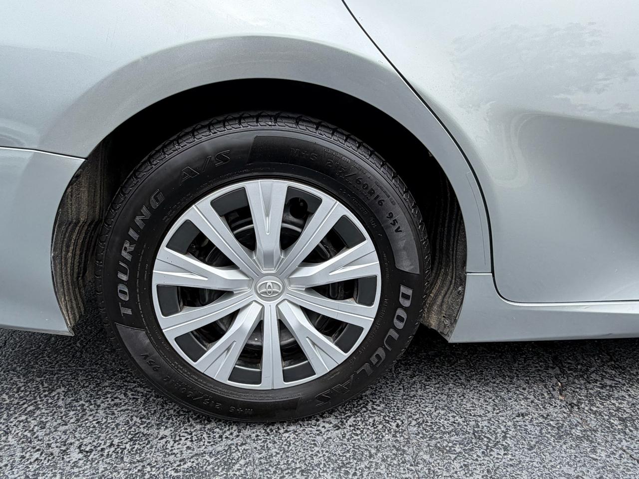 Toyota Camry Hybrid LE CVT (Natl) 2021