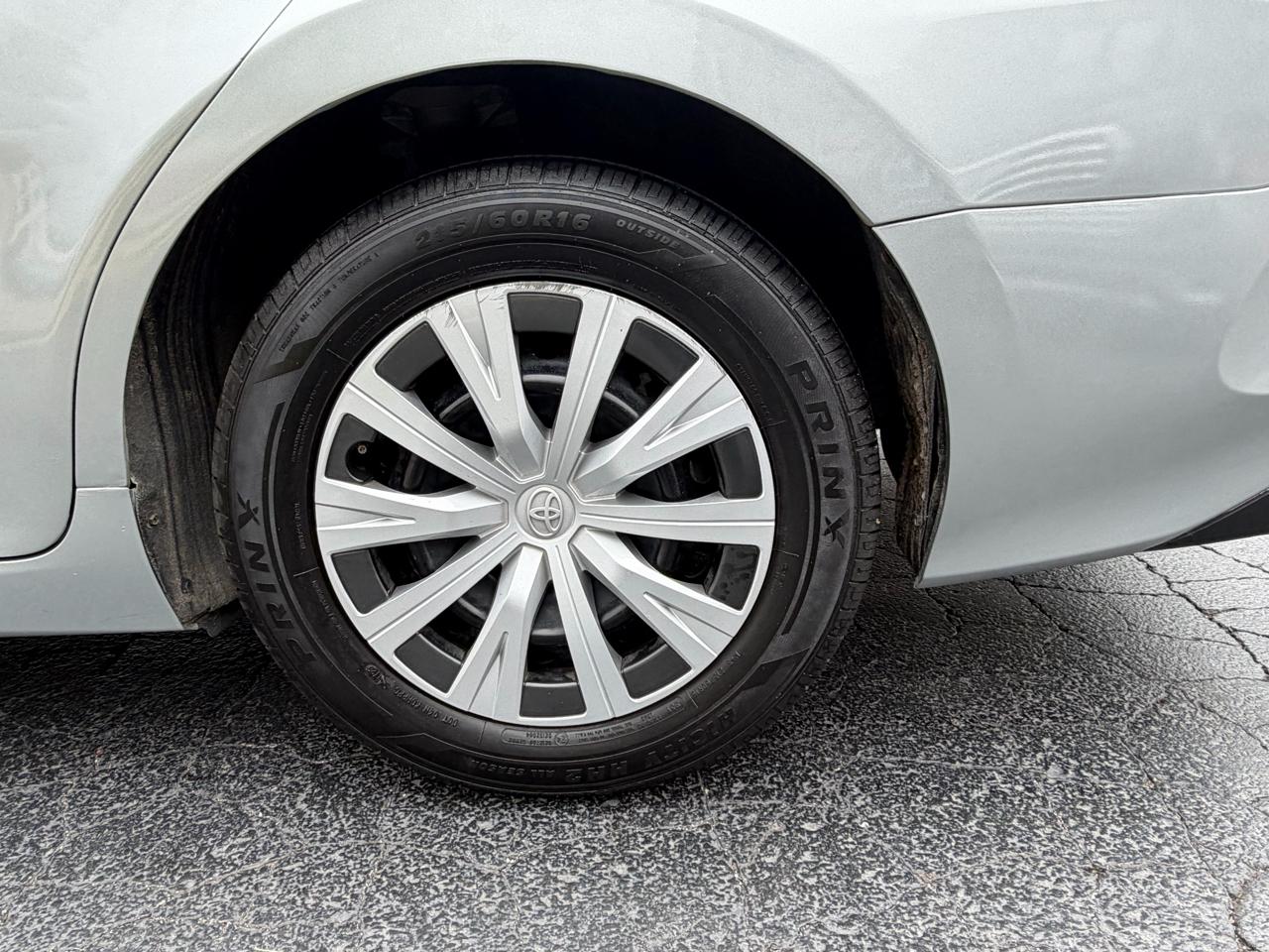 Toyota Camry Hybrid LE CVT (Natl) 2021