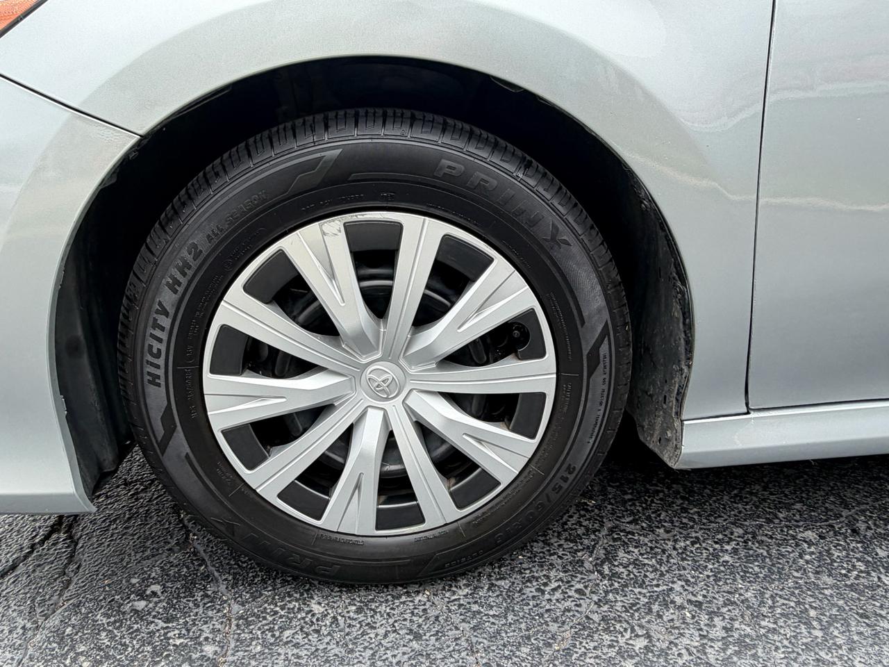 Toyota Camry Hybrid LE CVT (Natl) 2021