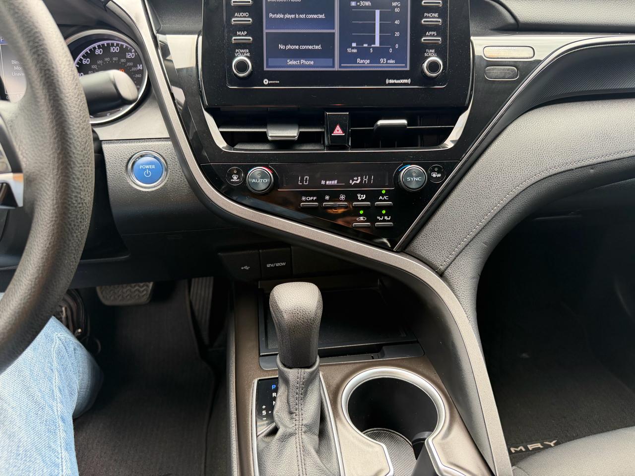 Toyota Camry Hybrid LE CVT (Natl) 2021