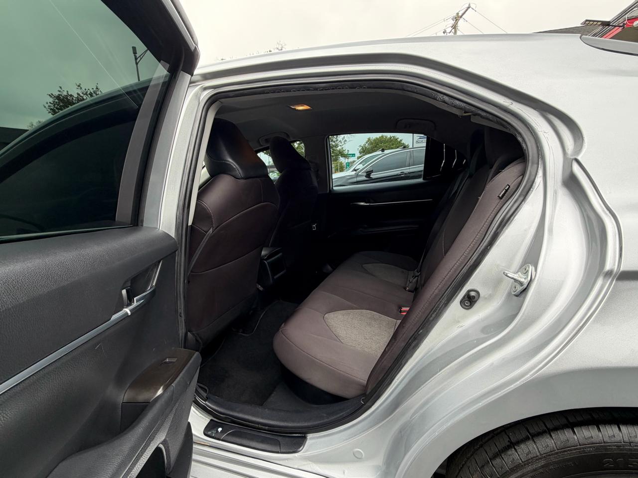 Toyota Camry Hybrid LE CVT (Natl) 2021