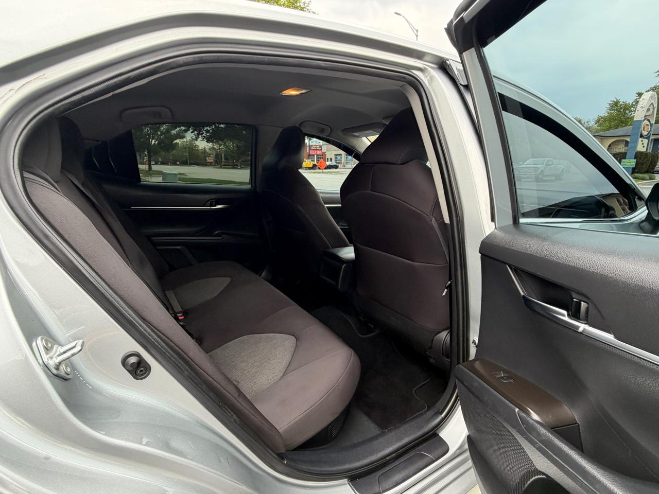 Toyota Camry Hybrid LE CVT (Natl) 2021