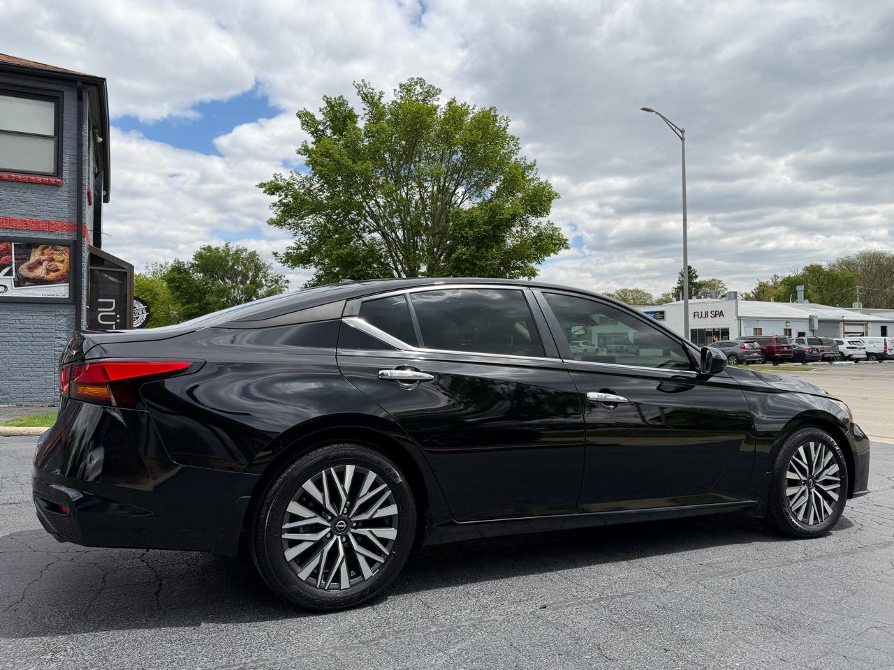 Nissan Altima 2.5 SV Sedan 2023