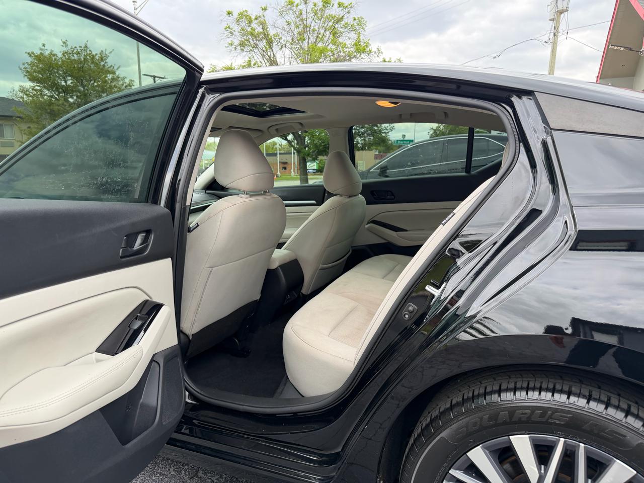 Nissan Altima 2.5 SV Sedan 2023