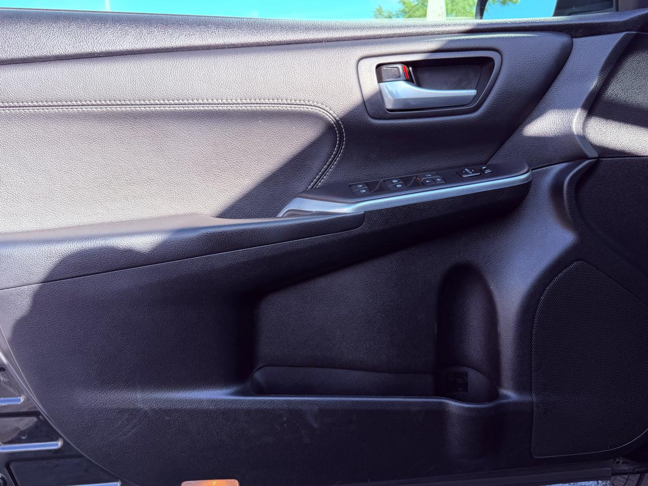Toyota Camry Hybrid 4dr Sdn XLE (Natl) 2015