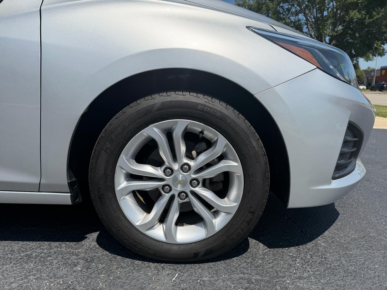 Chevrolet Cruze 4dr Sdn LT 2019