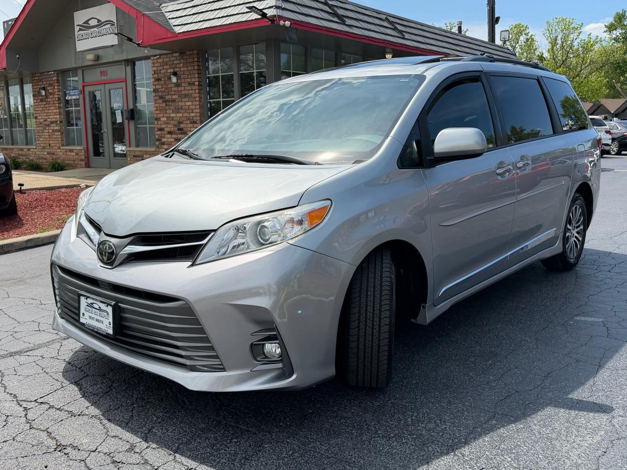 Toyota Sienna XLE Auto Access Seat FWD 7-Passenger (Natl) 2019