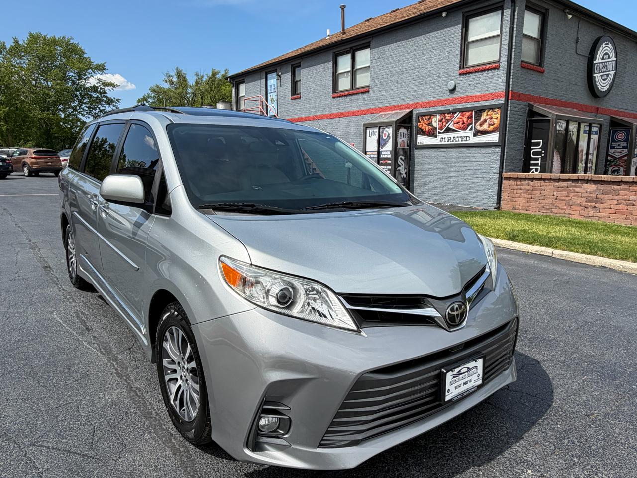 Toyota Sienna XLE Auto Access Seat FWD 7-Passenger (Natl) 2019