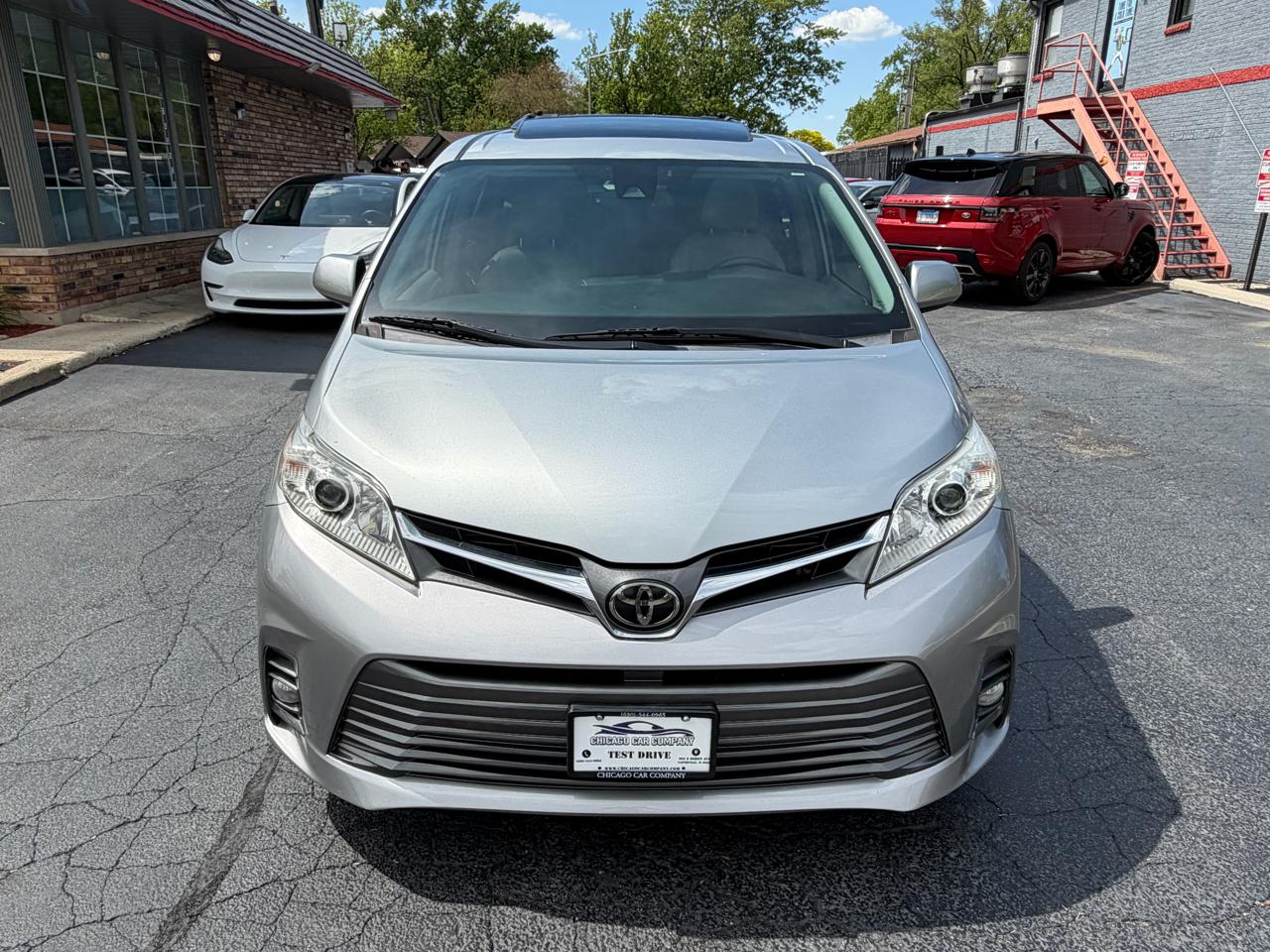 Toyota Sienna XLE Auto Access Seat FWD 7-Passenger (Natl) 2019