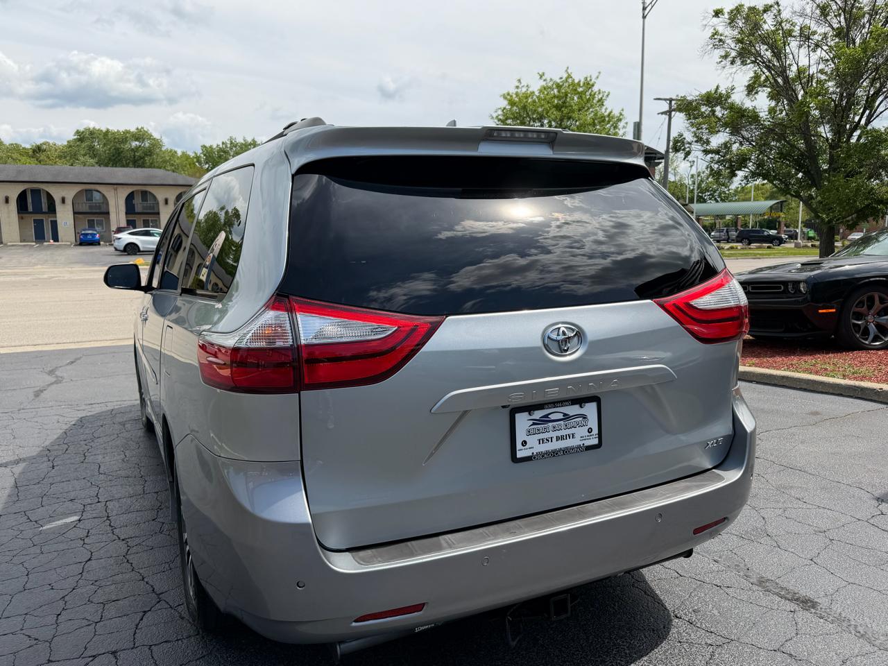 Toyota Sienna XLE Auto Access Seat FWD 7-Passenger (Natl) 2019