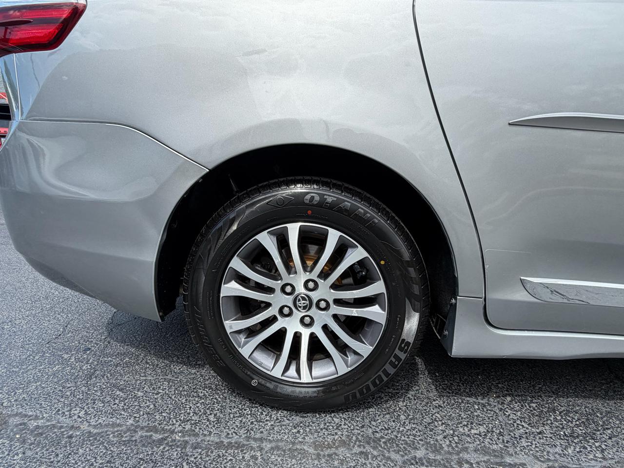 Toyota Sienna XLE Auto Access Seat FWD 7-Passenger (Natl) 2019