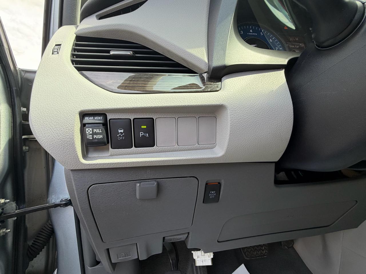 Toyota Sienna XLE Auto Access Seat FWD 7-Passenger (Natl) 2019