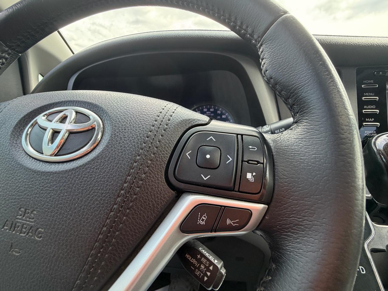 Toyota Sienna XLE Auto Access Seat FWD 7-Passenger (Natl) 2019