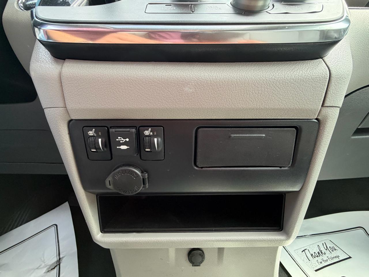 Toyota Sienna XLE Auto Access Seat FWD 7-Passenger (Natl) 2019
