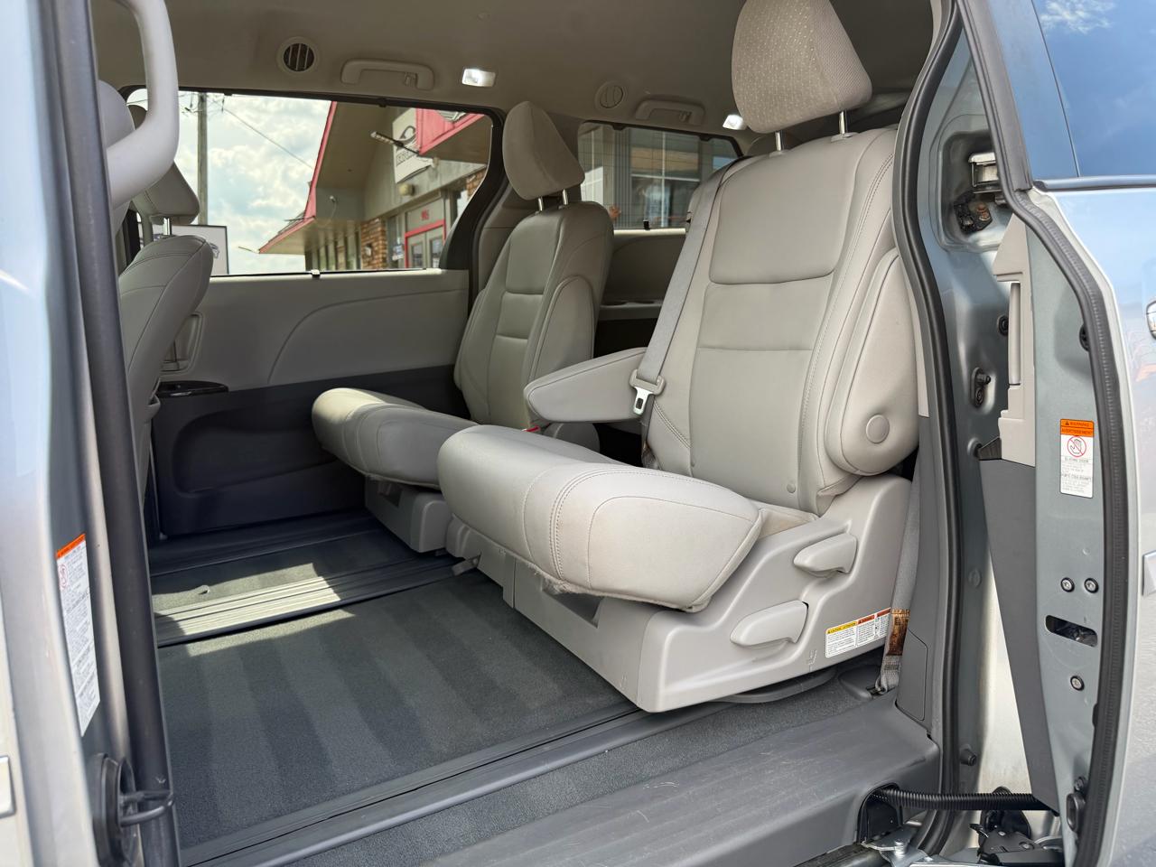 Toyota Sienna XLE Auto Access Seat FWD 7-Passenger (Natl) 2019