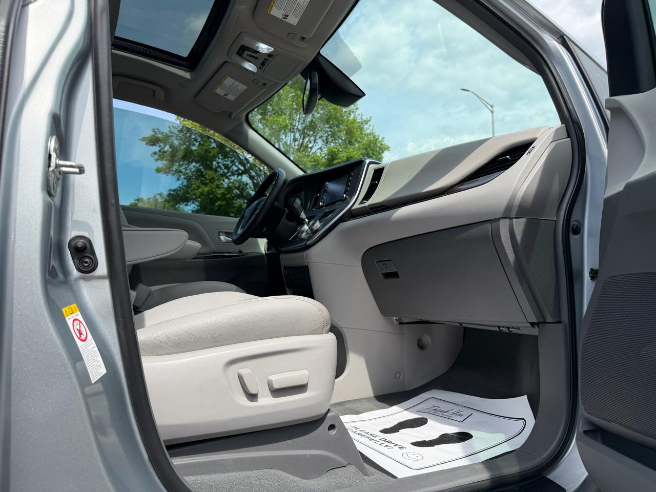 Toyota Sienna XLE Auto Access Seat FWD 7-Passenger (Natl) 2019