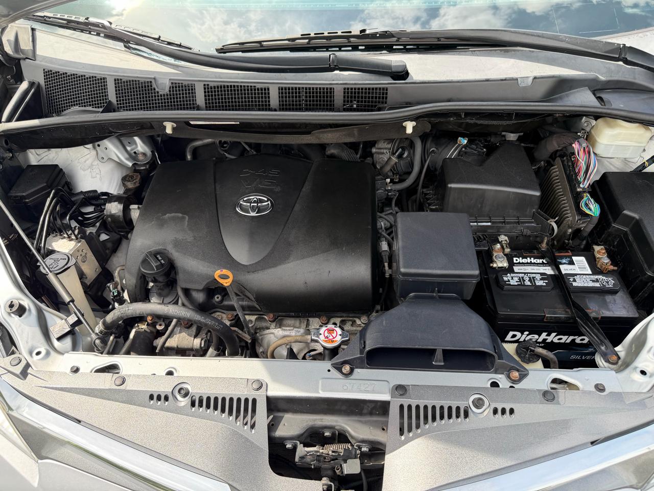 Toyota Sienna XLE Auto Access Seat FWD 7-Passenger (Natl) 2019