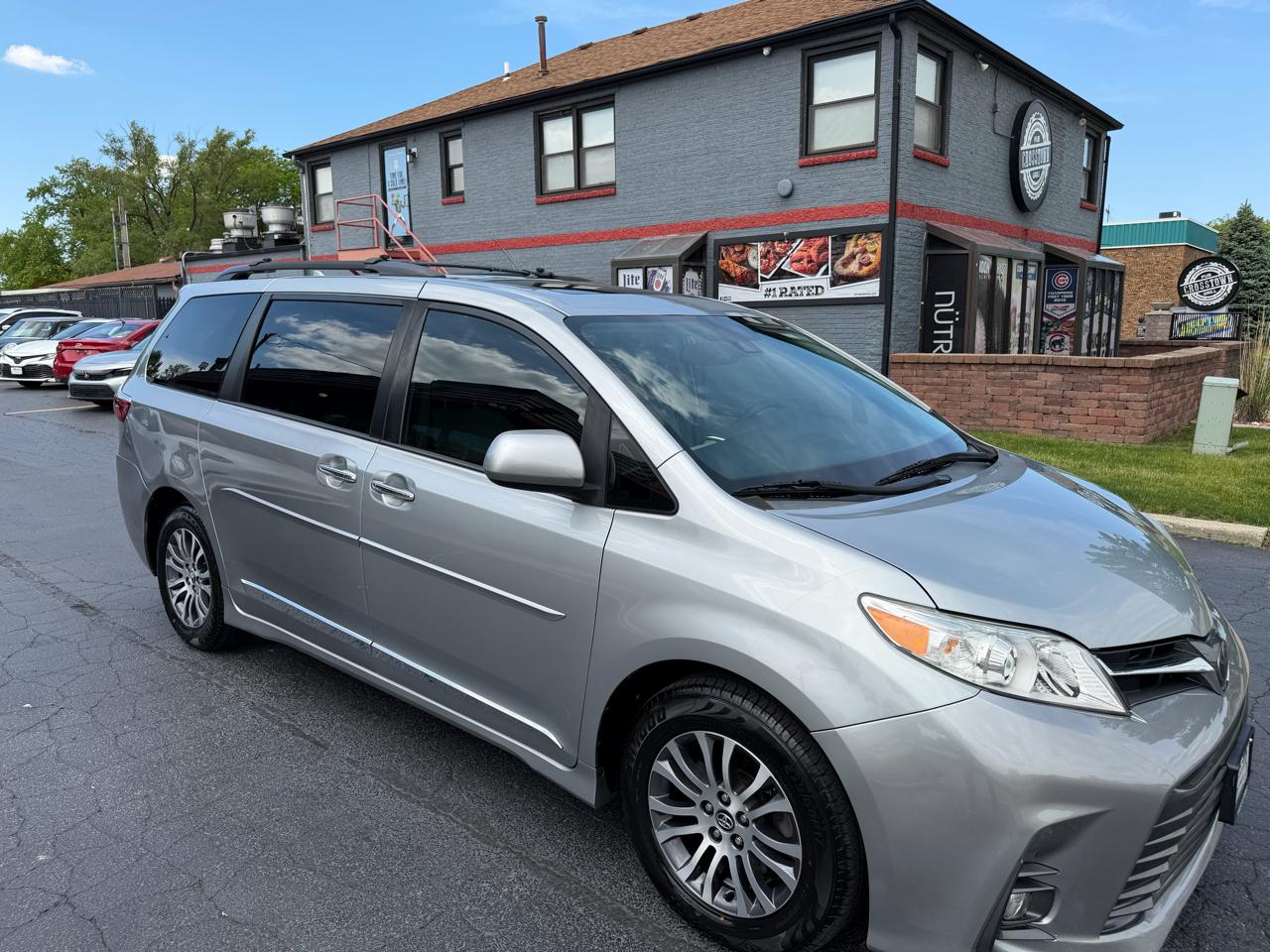 Toyota Sienna XLE Auto Access Seat FWD 7-Passenger (Natl) 2019
