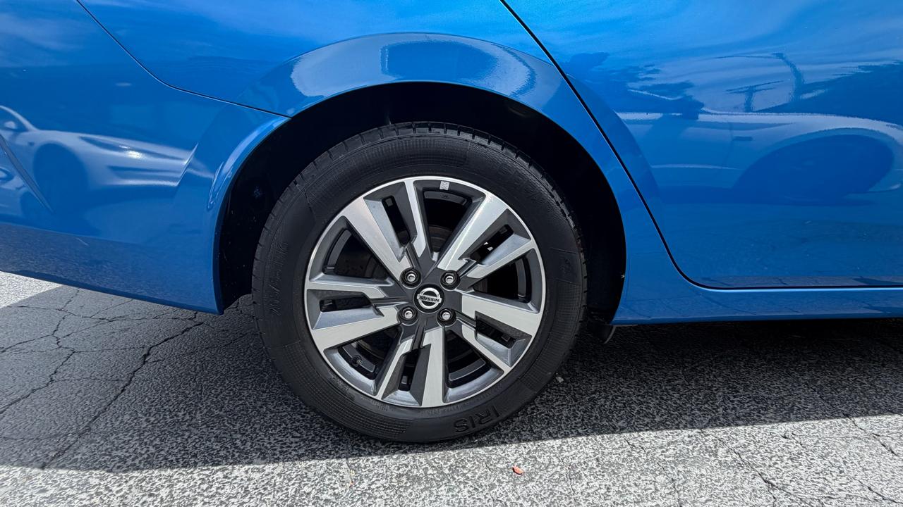 Nissan Versa SV CVT 2020
