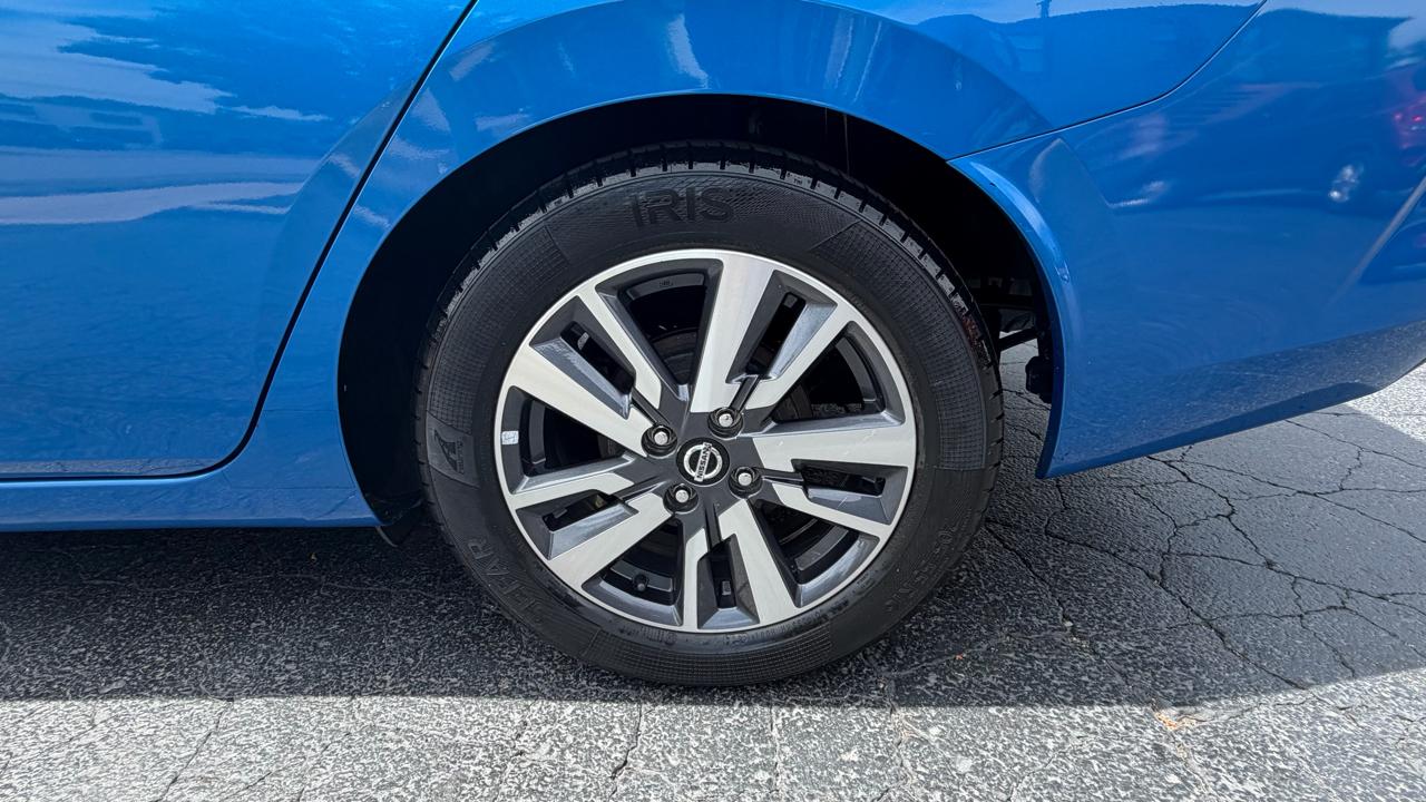 Nissan Versa SV CVT 2020