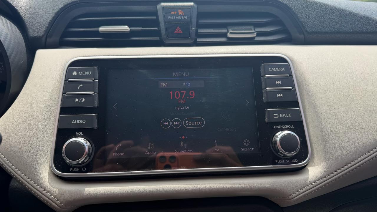 Nissan Versa SV CVT 2020