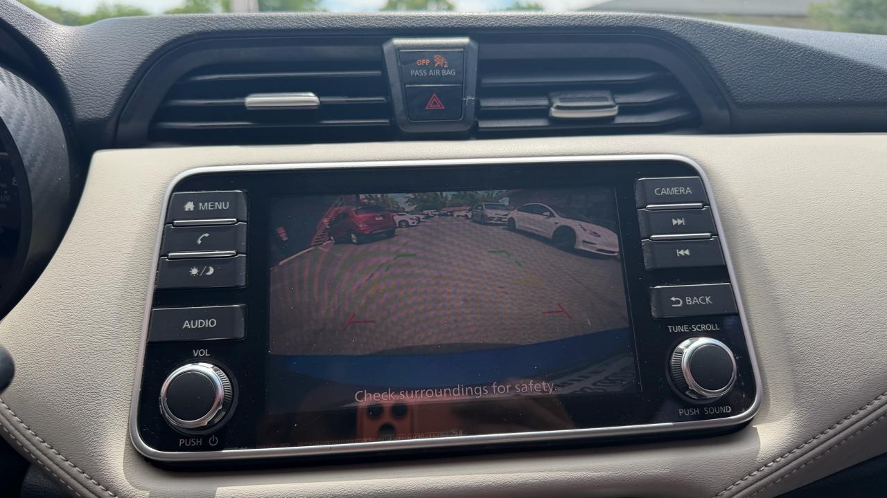 Nissan Versa SV CVT 2020