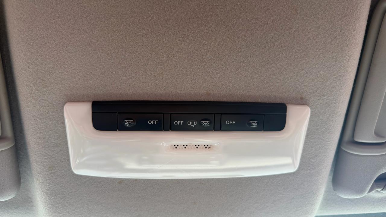 Nissan Versa SV CVT 2020
