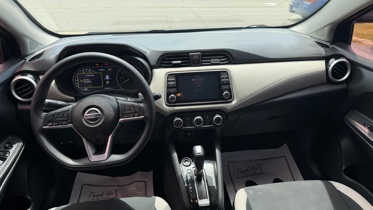 Nissan Versa SV CVT 2020