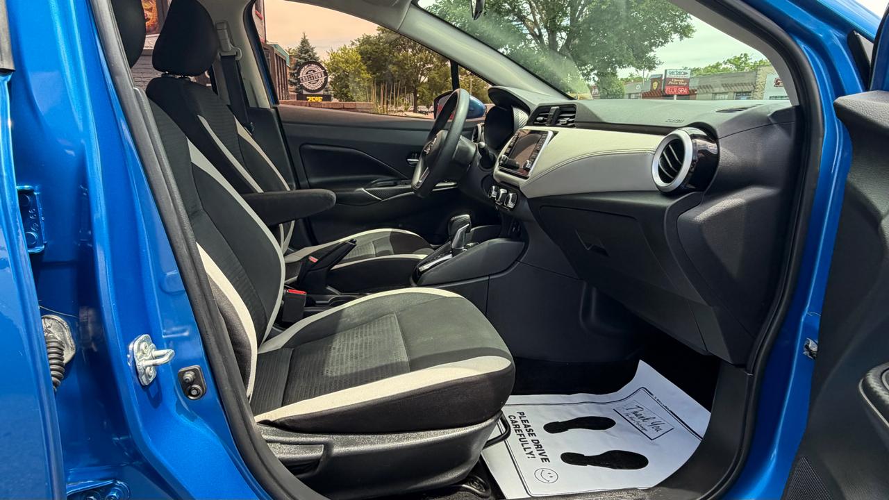 Nissan Versa SV CVT 2020