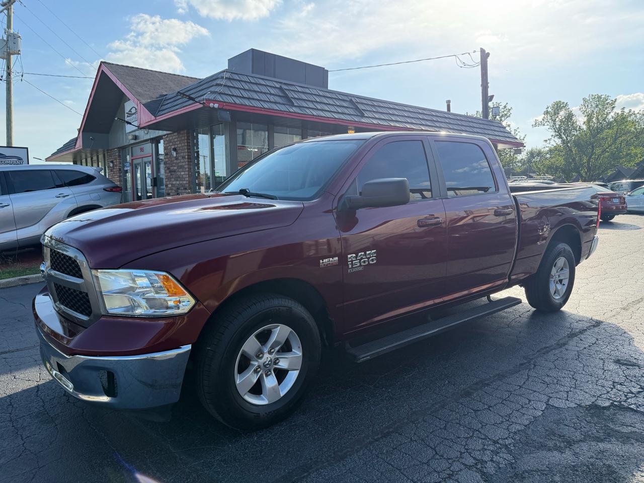 RAM 1500 Classic SLT 4x2 Crew Cab 6'4" Box 2020
