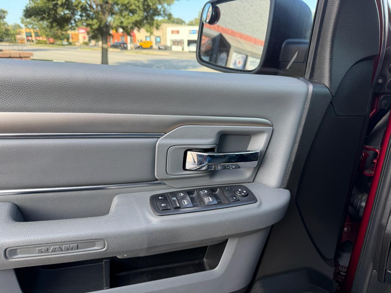 RAM 1500 Classic SLT 4x2 Crew Cab 6'4" Box 2020
