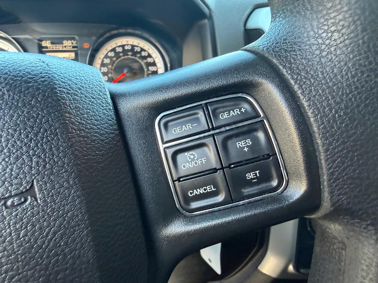 RAM 1500 Classic SLT 4x2 Crew Cab 6'4" Box 2020