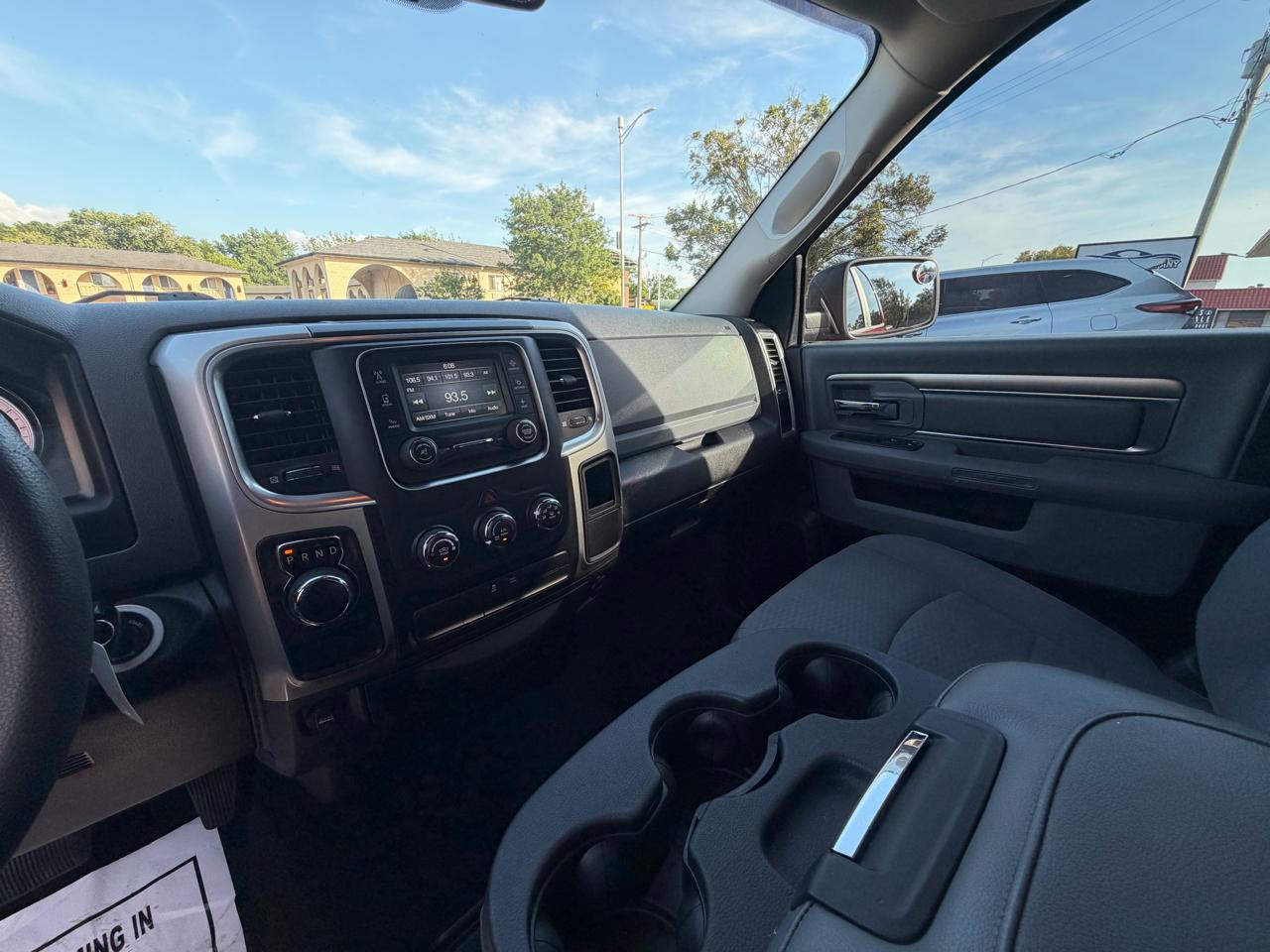 RAM 1500 Classic SLT 4x2 Crew Cab 6'4" Box 2020