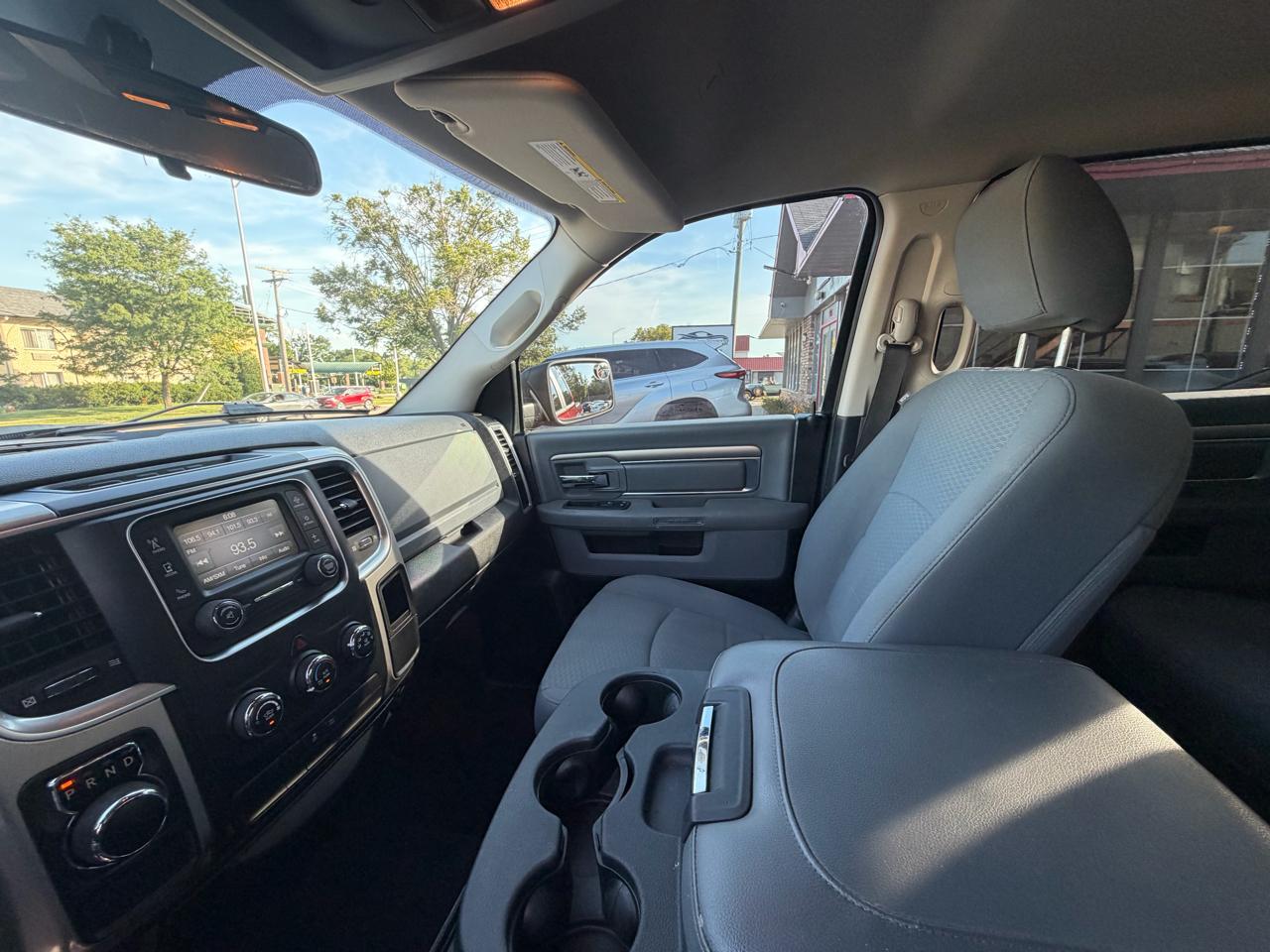 RAM 1500 Classic SLT 4x2 Crew Cab 6'4" Box 2020