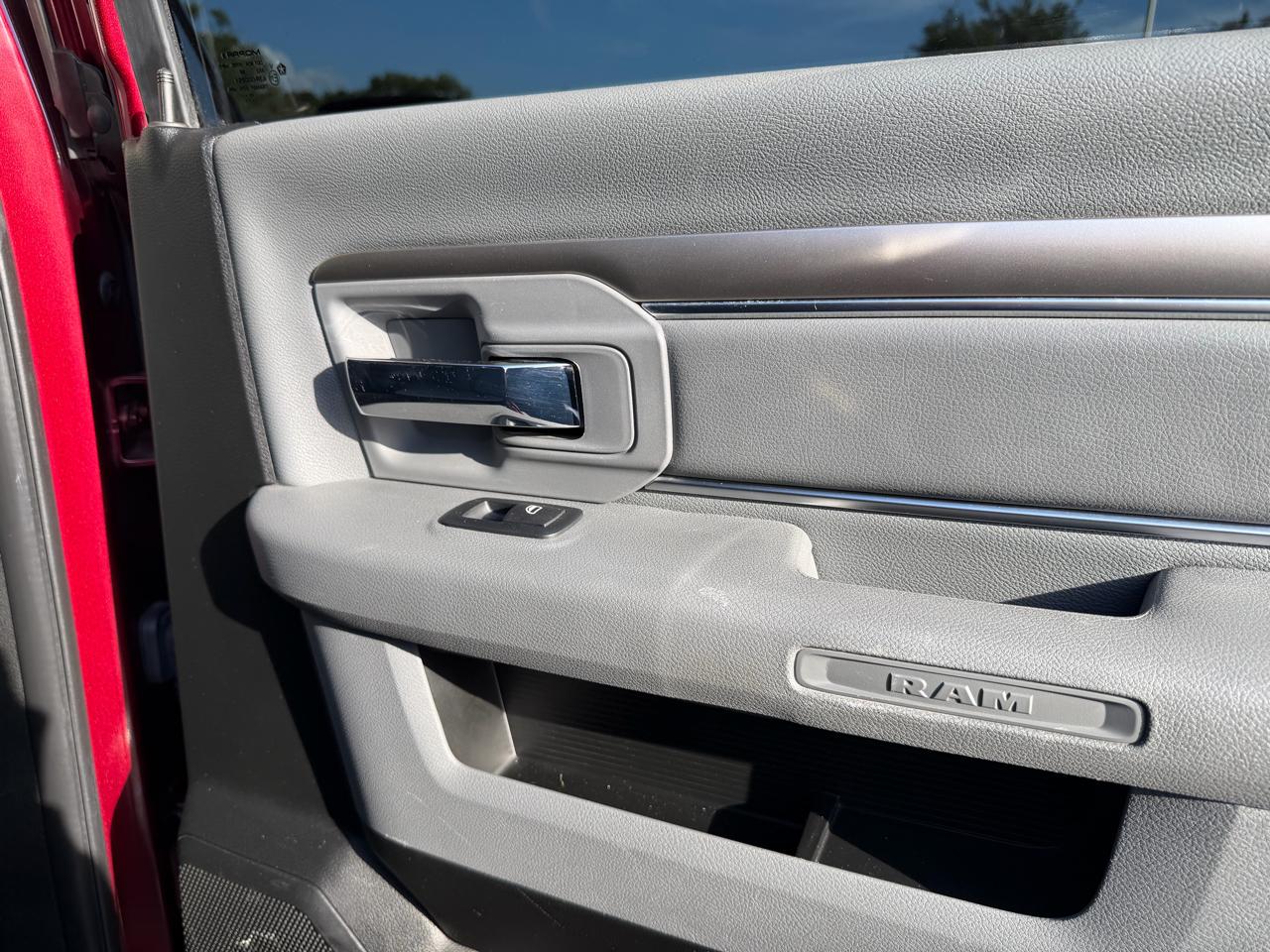 RAM 1500 Classic SLT 4x2 Crew Cab 6'4" Box 2020
