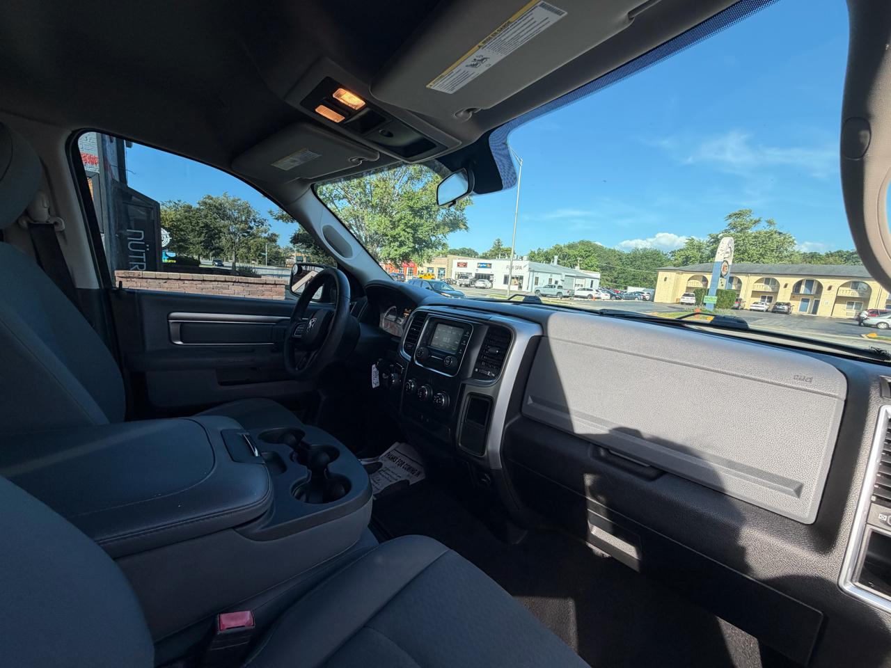 RAM 1500 Classic SLT 4x2 Crew Cab 6'4" Box 2020