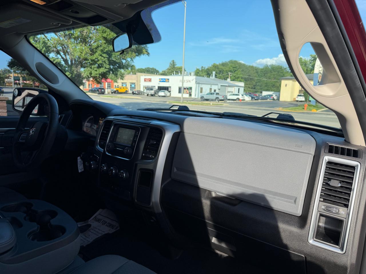 RAM 1500 Classic SLT 4x2 Crew Cab 6'4" Box 2020