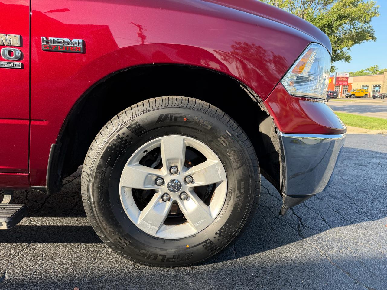 RAM 1500 Classic SLT 4x2 Crew Cab 6'4" Box 2020