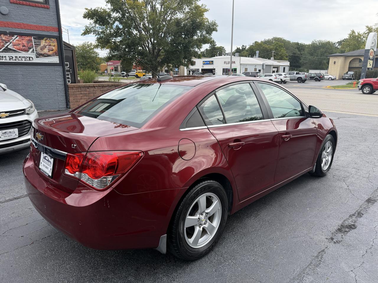 Chevrolet Cruze photo 2