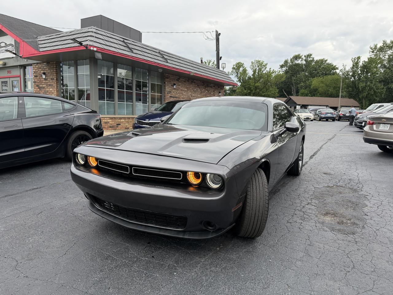 Dodge Challenger SXT RWD 2020