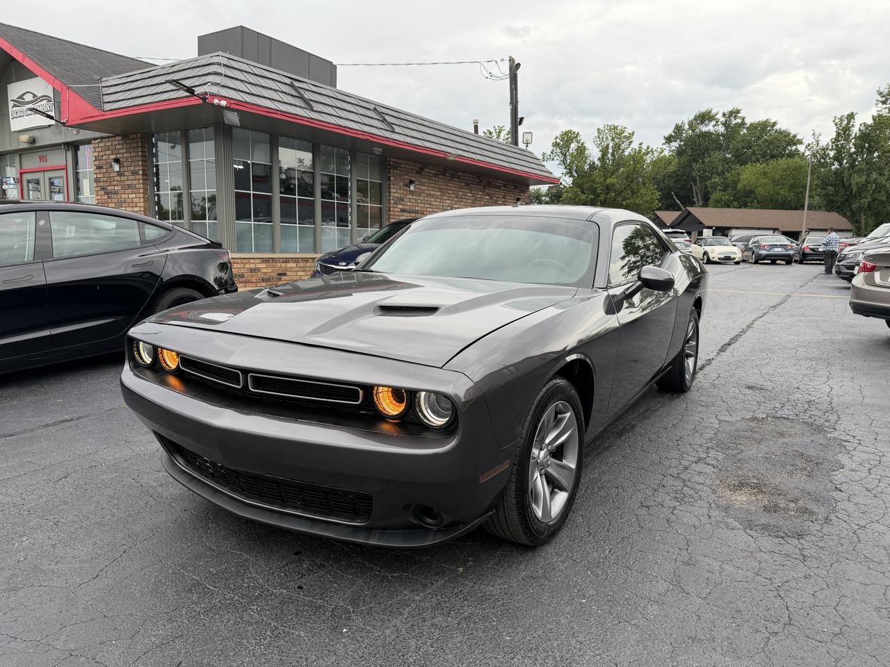 Dodge Challenger SXT RWD 2020